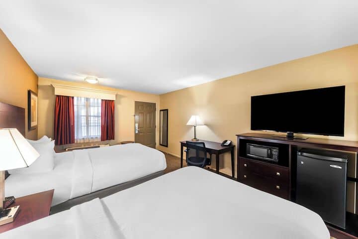 Room 9 of 26