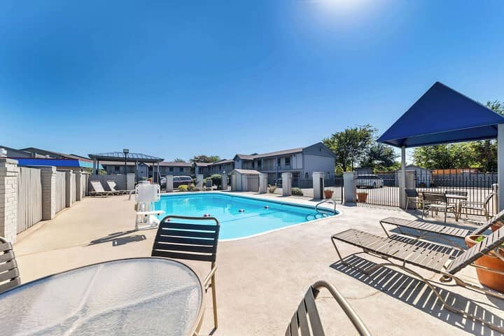 Pool 19 of 26