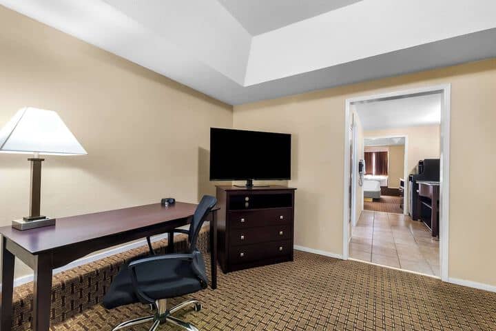 Room 11 of 26