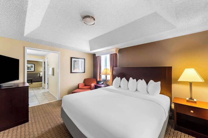 Room 6 of 26