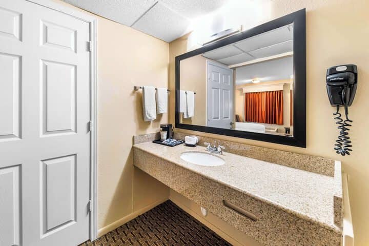 Room 8 of 26